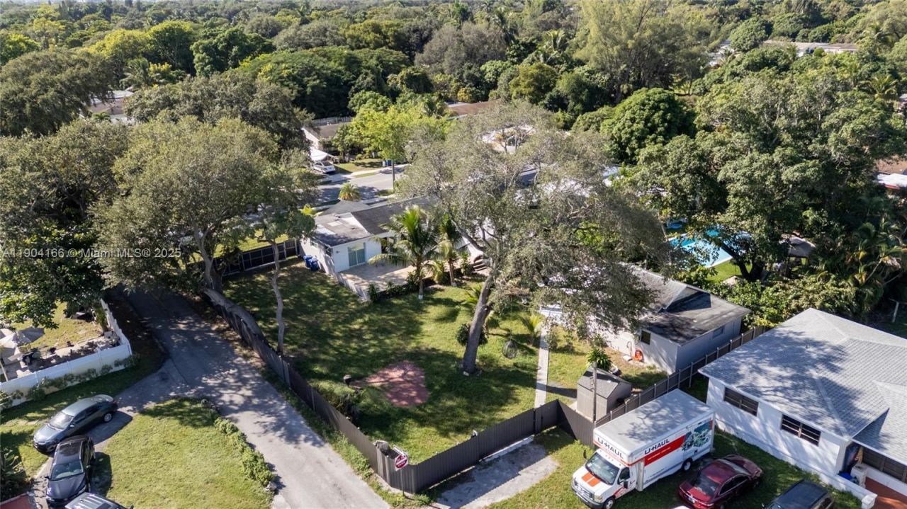 947 NE 149th St, Miami, FL 33161 Photo