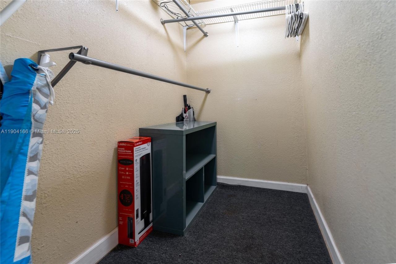 947 NE 149th St, Miami, FL 33161 Photo