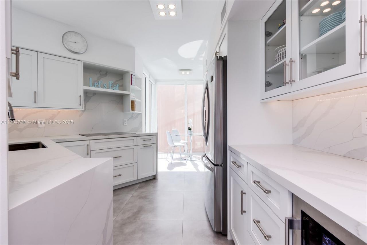 3370 Hidden Bay Dr, Unit 303, Aventura, FL 33180 Photo