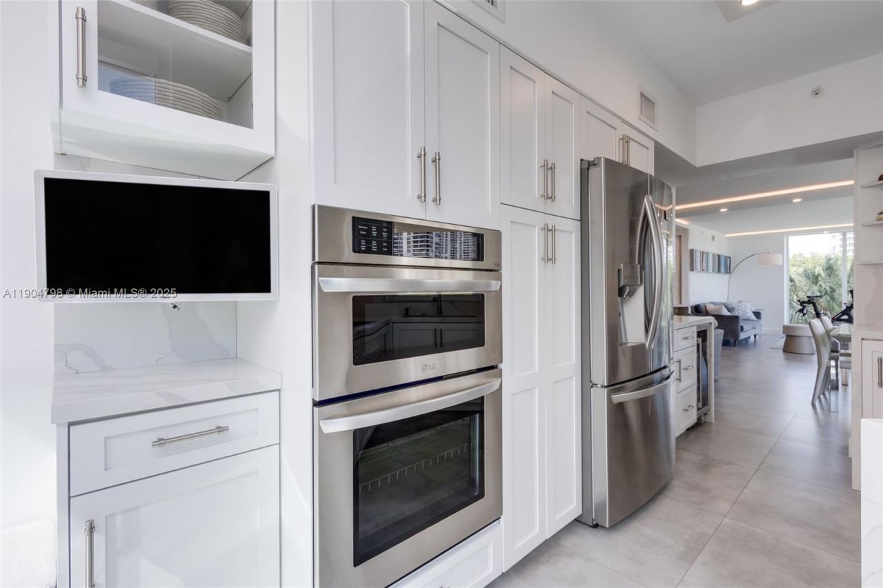 3370 Hidden Bay Dr, Unit 303, Aventura, FL 33180 Photo