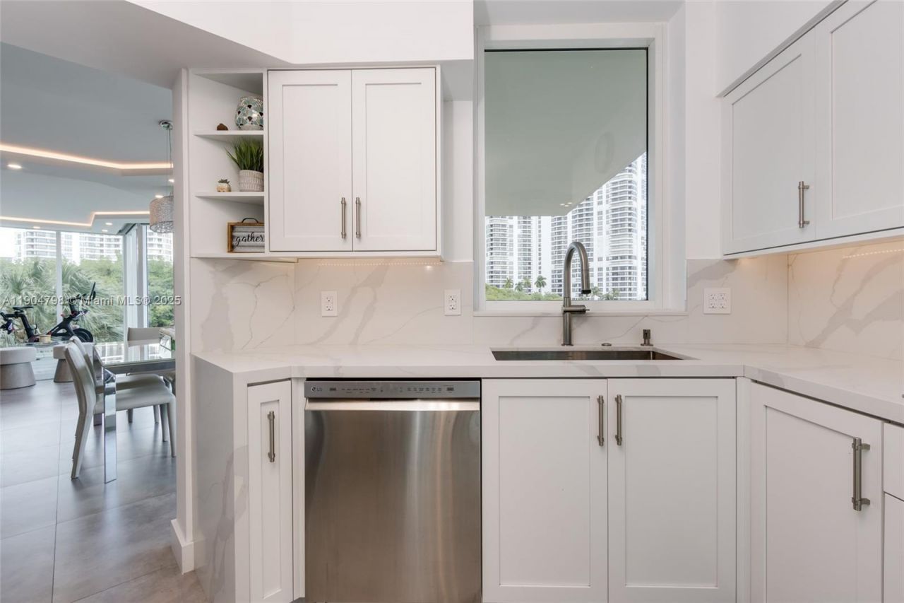 3370 Hidden Bay Dr, Unit 303, Aventura, FL 33180 Photo