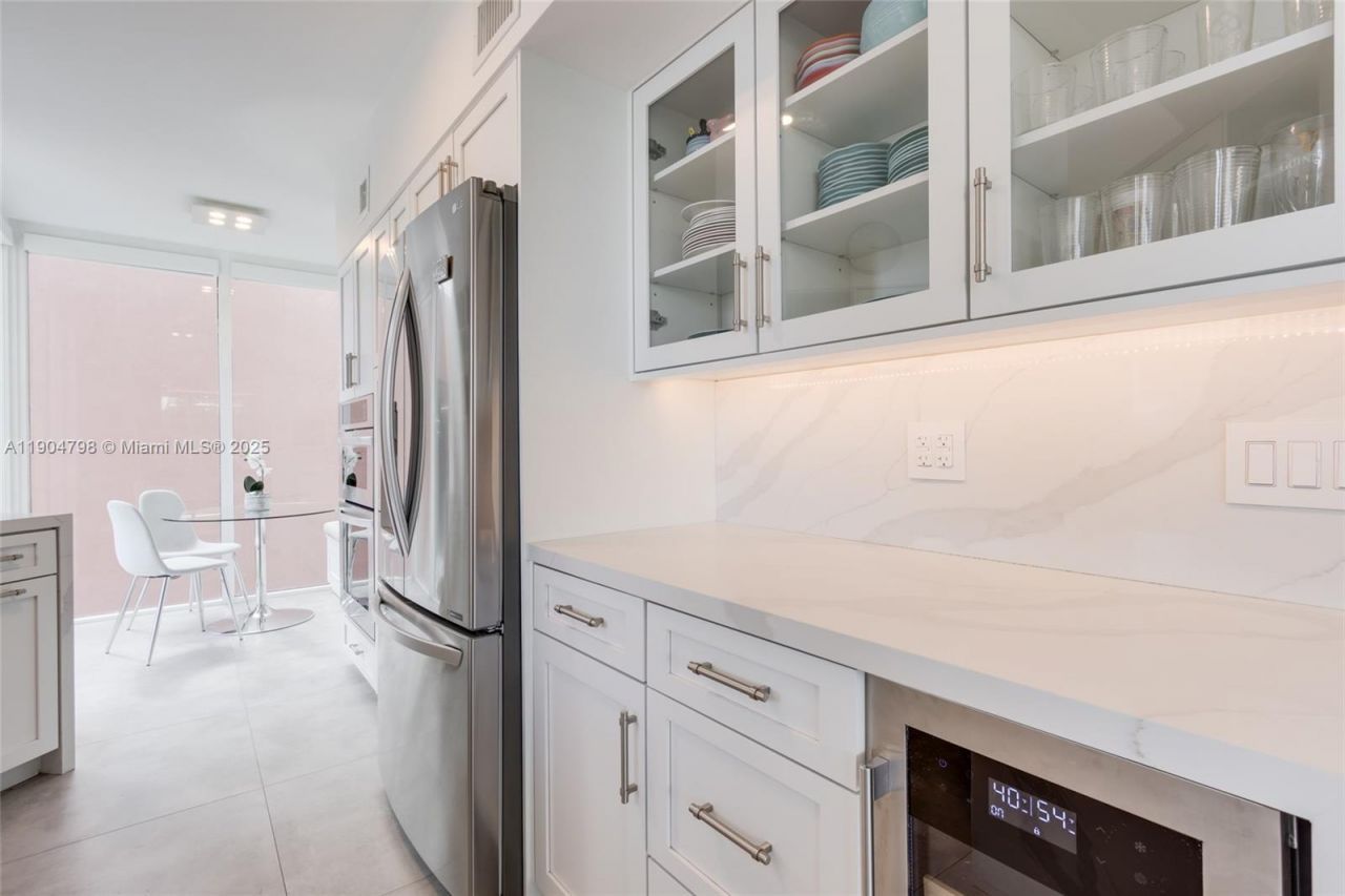 3370 Hidden Bay Dr, Unit 303, Aventura, FL 33180 Photo