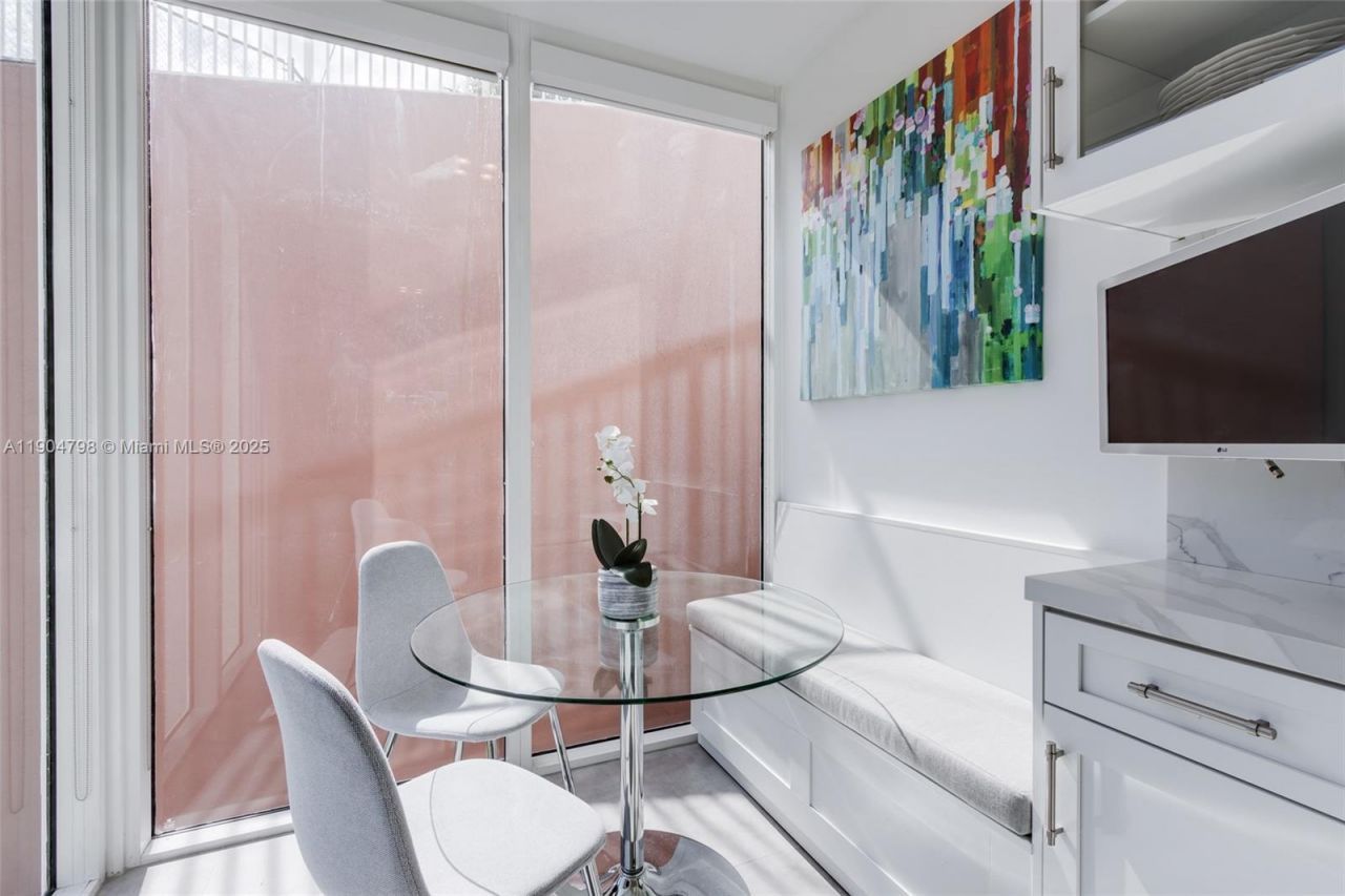 3370 Hidden Bay Dr, Unit 303, Aventura, FL 33180 Photo