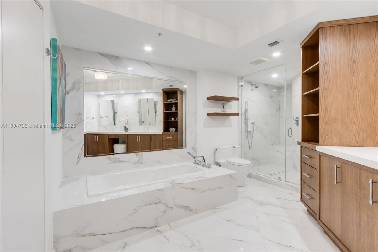 3370 Hidden Bay Dr, Unit 303, Aventura, FL 33180 Photo