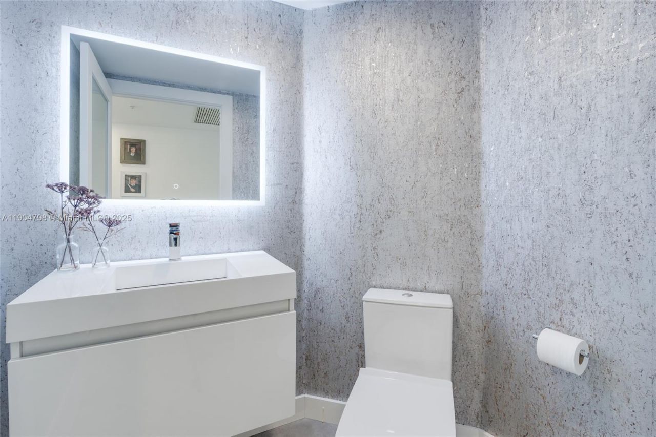 3370 Hidden Bay Dr, Unit 303, Aventura, FL 33180 Photo