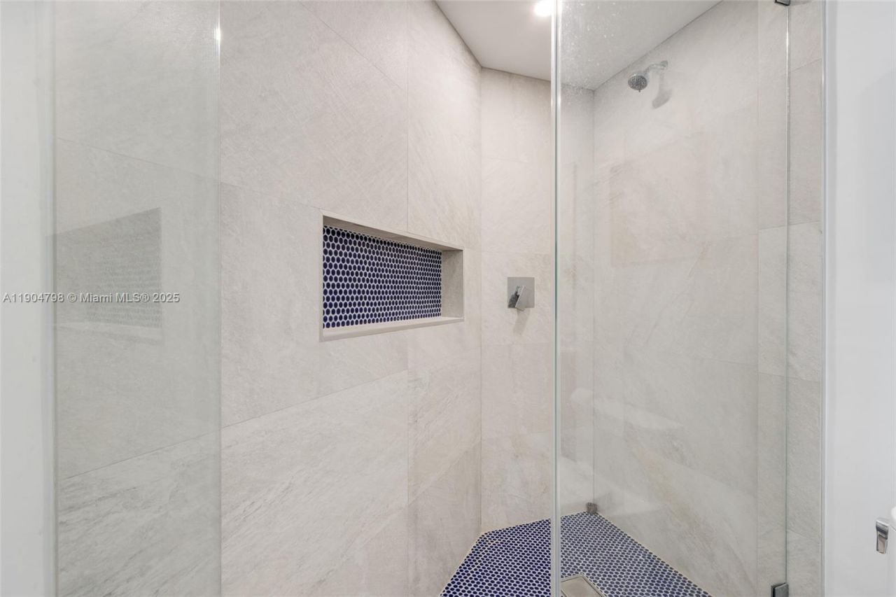 3370 Hidden Bay Dr, Unit 303, Aventura, FL 33180 Photo