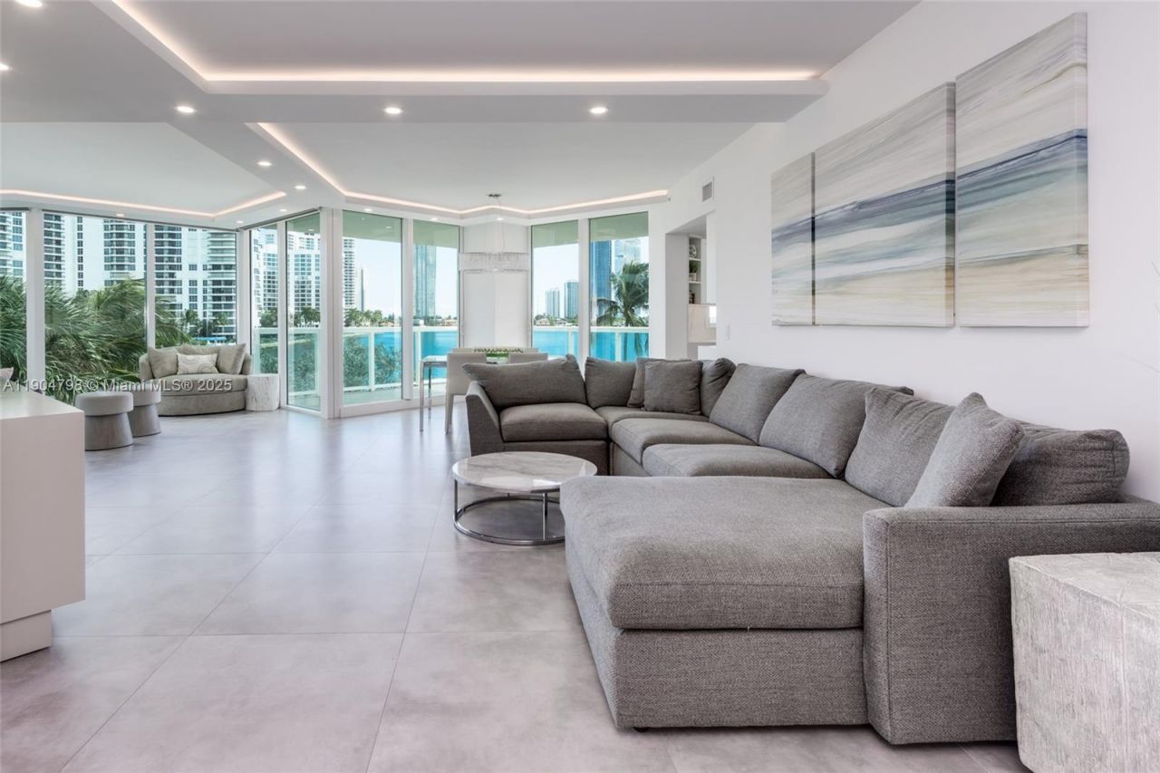 3370 Hidden Bay Dr, Unit 303, Aventura, FL 33180 Photo