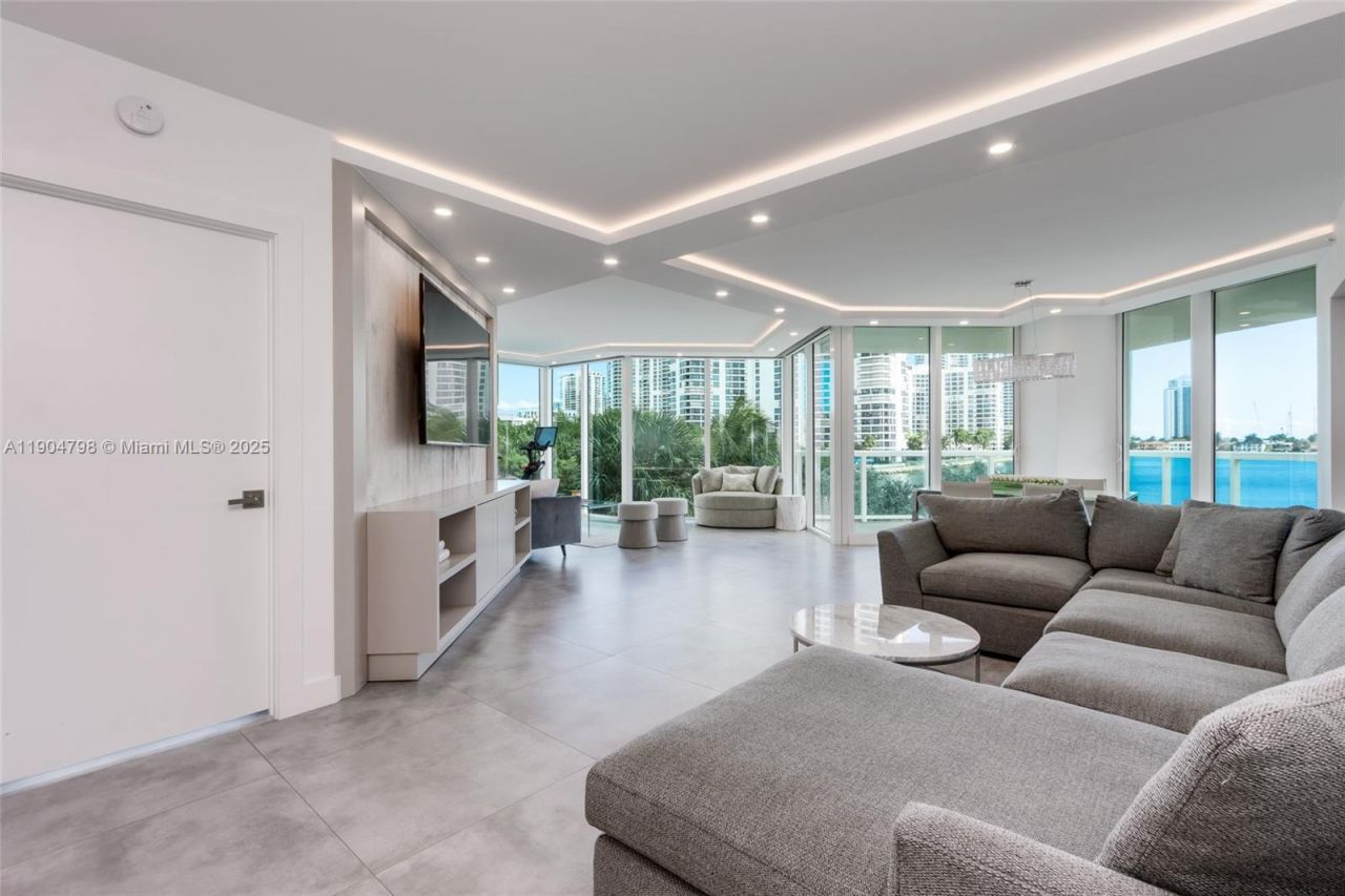 3370 Hidden Bay Dr, Unit 303, Aventura, FL 33180 Photo