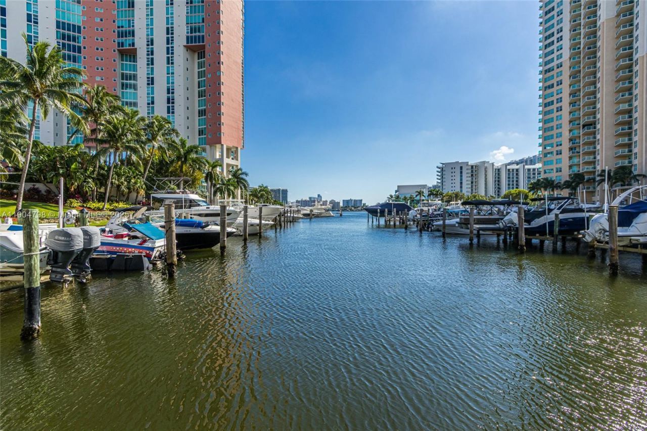 3370 Hidden Bay Dr, Unit 303, Aventura, FL 33180 Photo