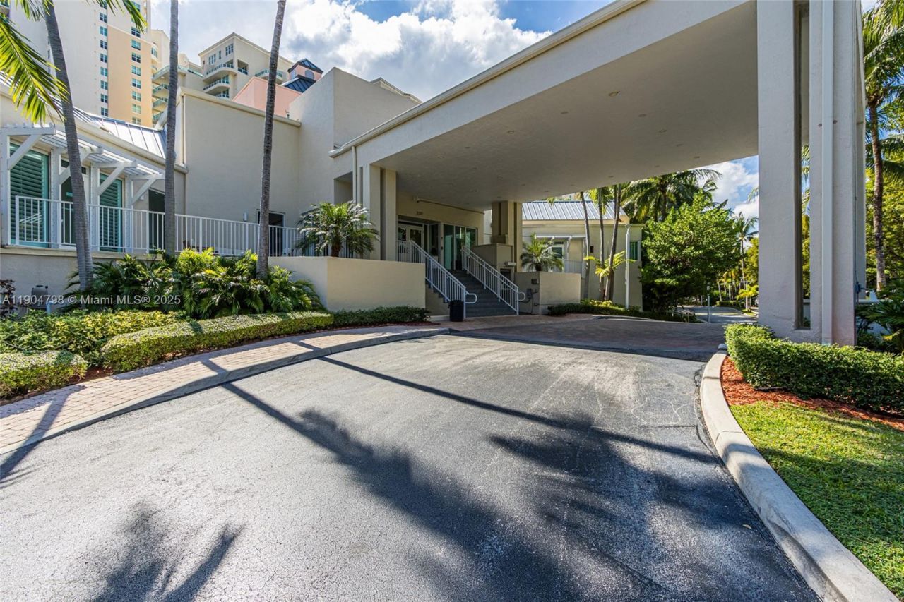 3370 Hidden Bay Dr, Unit 303, Aventura, FL 33180 Photo