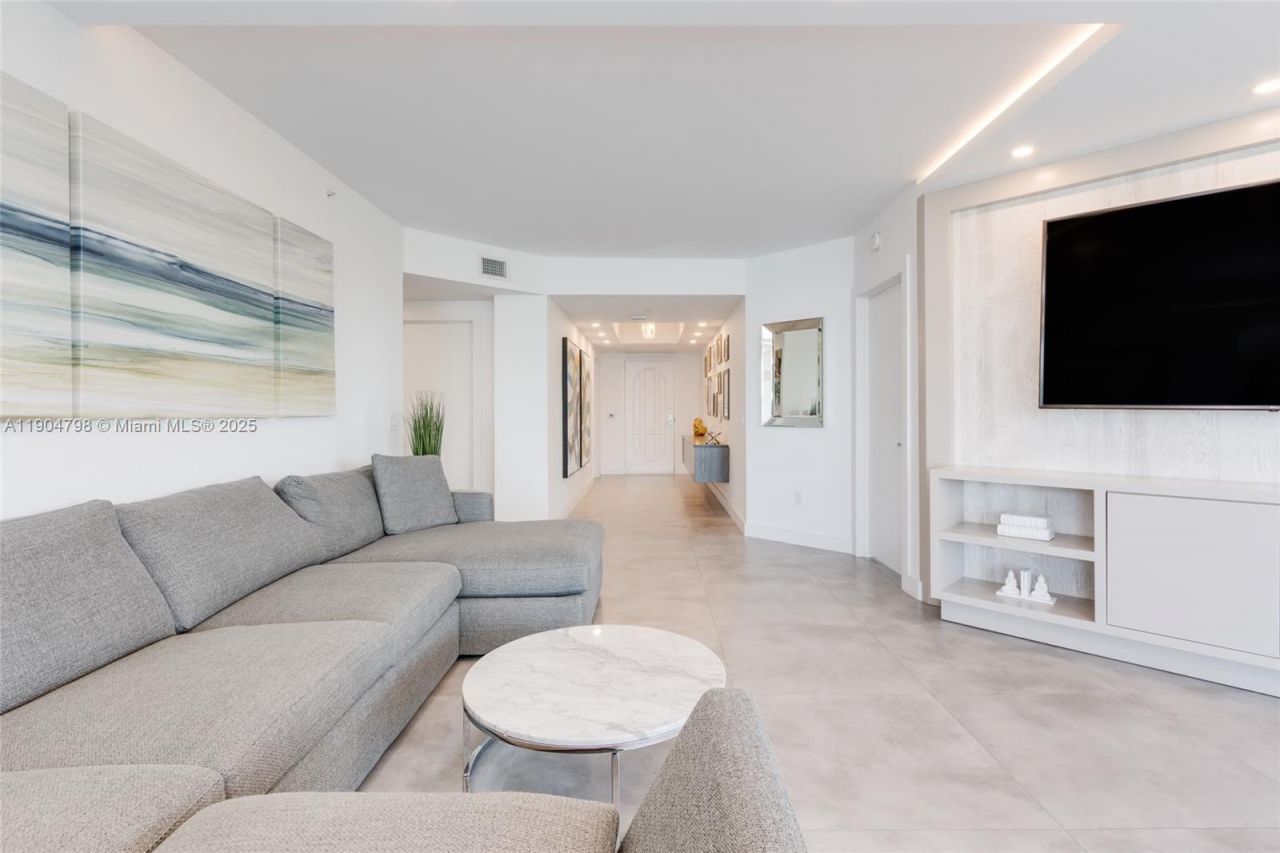 3370 Hidden Bay Dr, Unit 303, Aventura, FL 33180 Photo