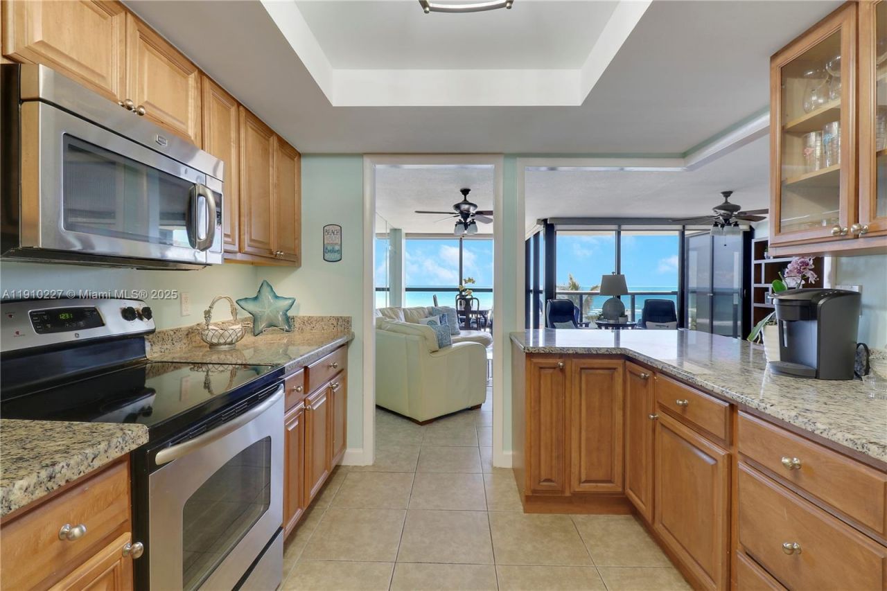 10410 S Ocean Dr, Unit 405, Jensen Beach, FL 34957 Photo