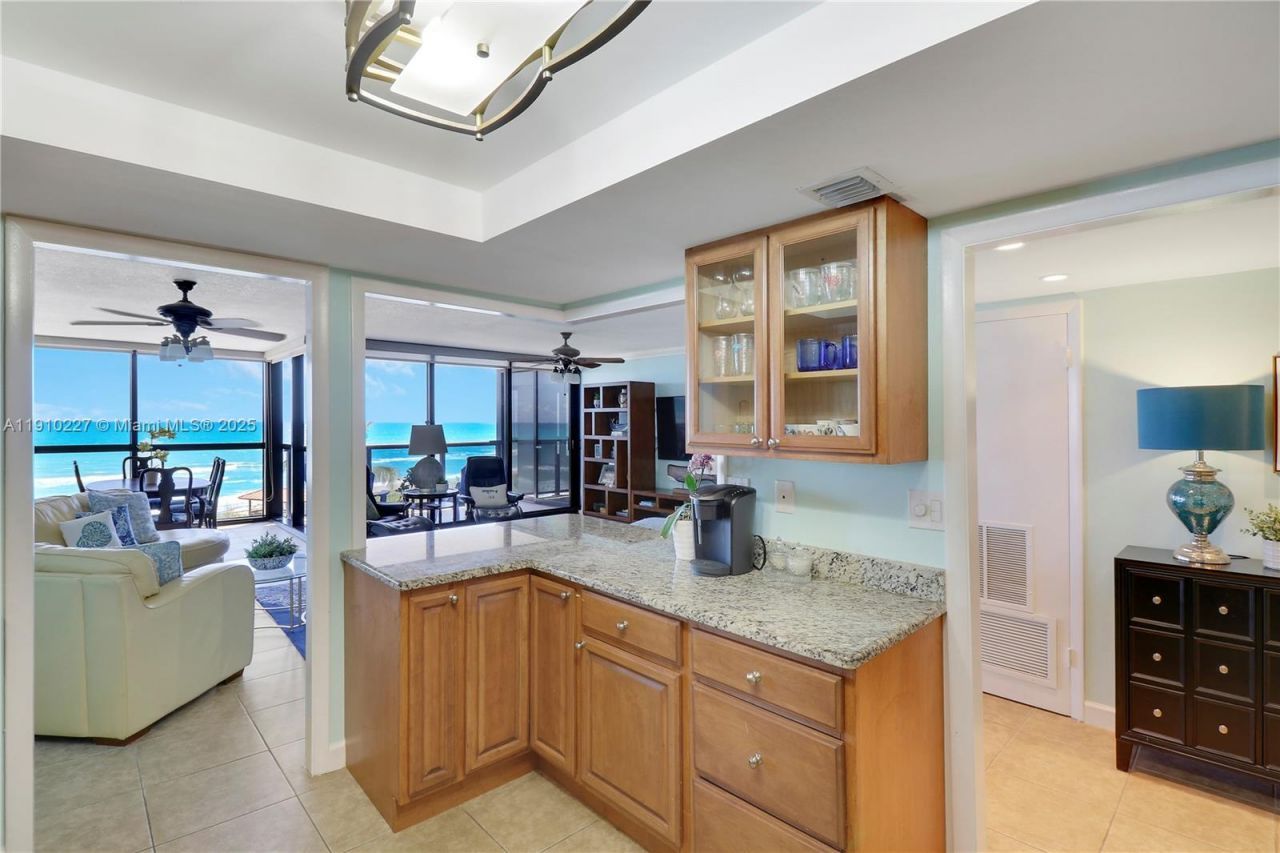 10410 S Ocean Dr, Unit 405, Jensen Beach, FL 34957 Photo