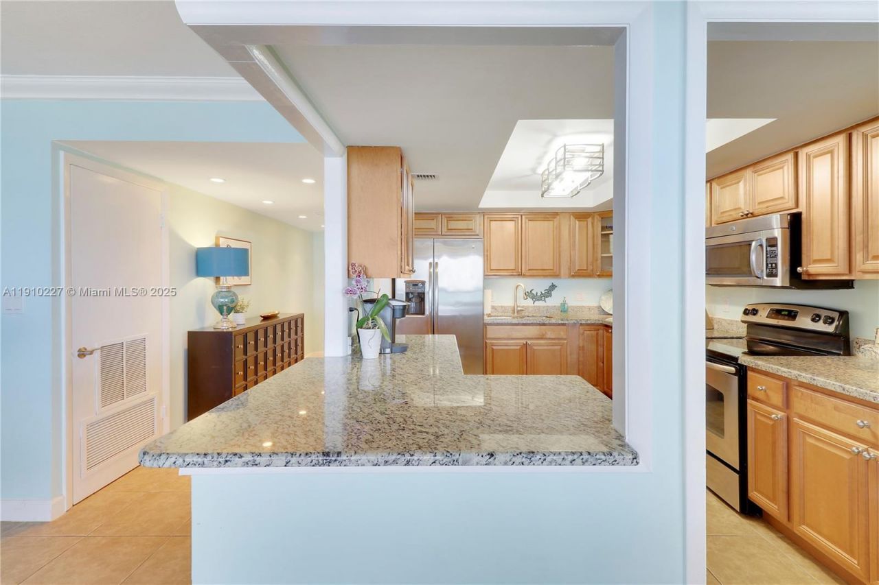 10410 S Ocean Dr, Unit 405, Jensen Beach, FL 34957 Photo