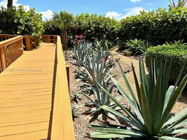 10410 S Ocean Dr, Unit 405, Jensen Beach, FL 34957 Photo