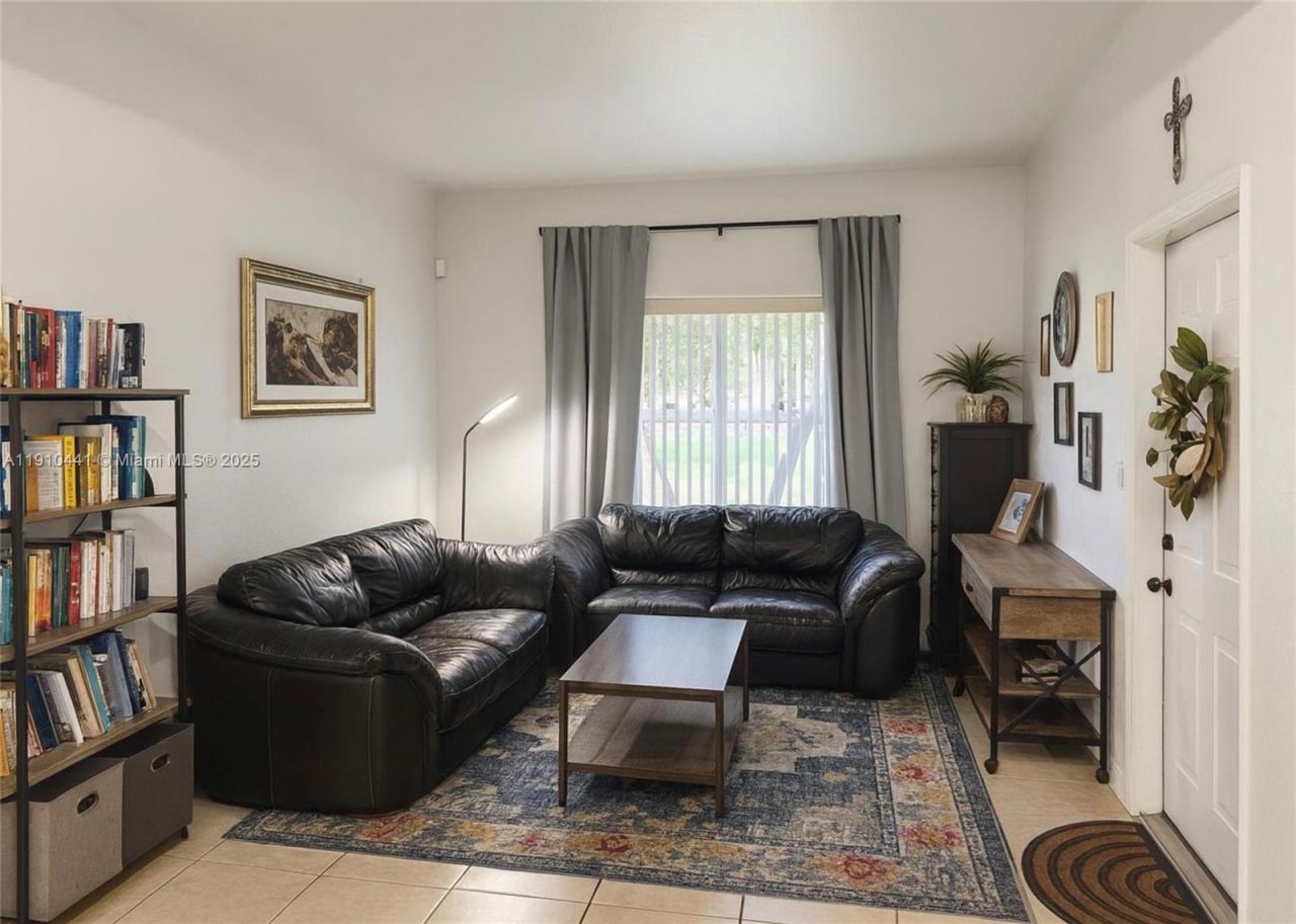 1002 SW 144th Ave, Unit 605, Pembroke Pines, FL 33027 Photo