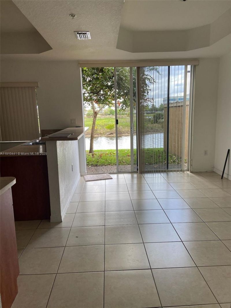 1002 SW 144th Ave, Unit 605, Pembroke Pines, FL 33027 Photo