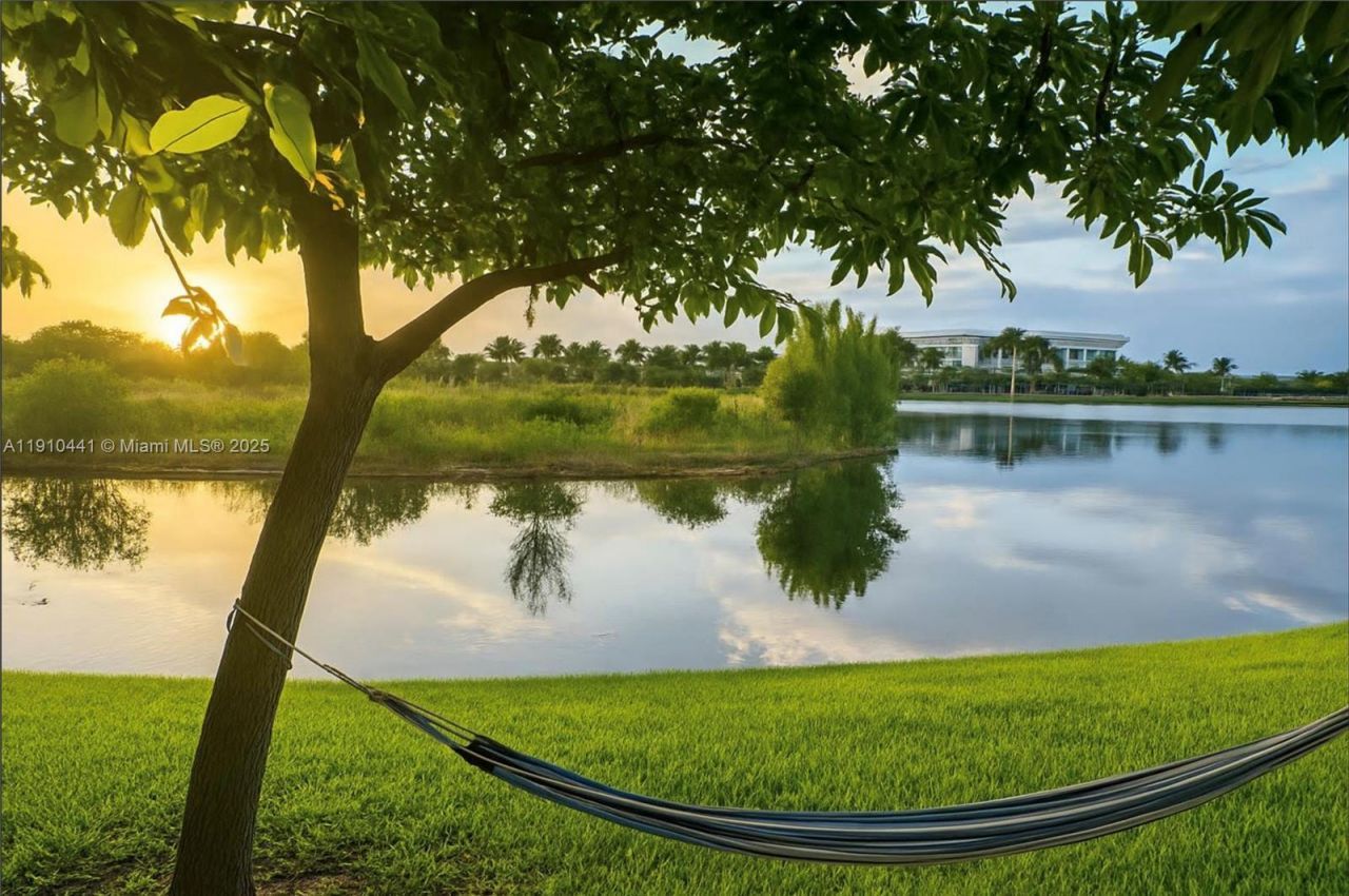 1002 SW 144th Ave, Unit 605, Pembroke Pines, FL 33027 Photo