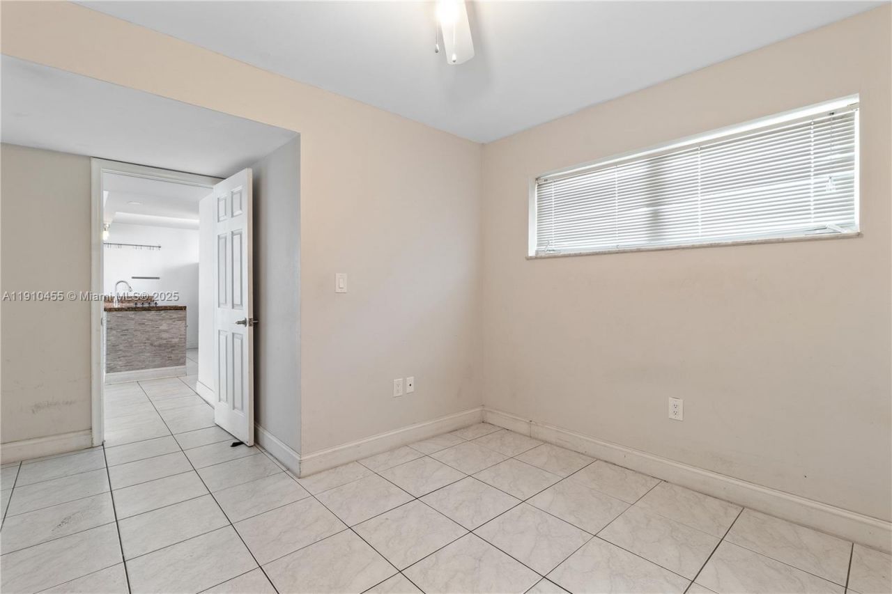 1245 West Ave, Unit 502, Miami Beach, FL 33139 Photo