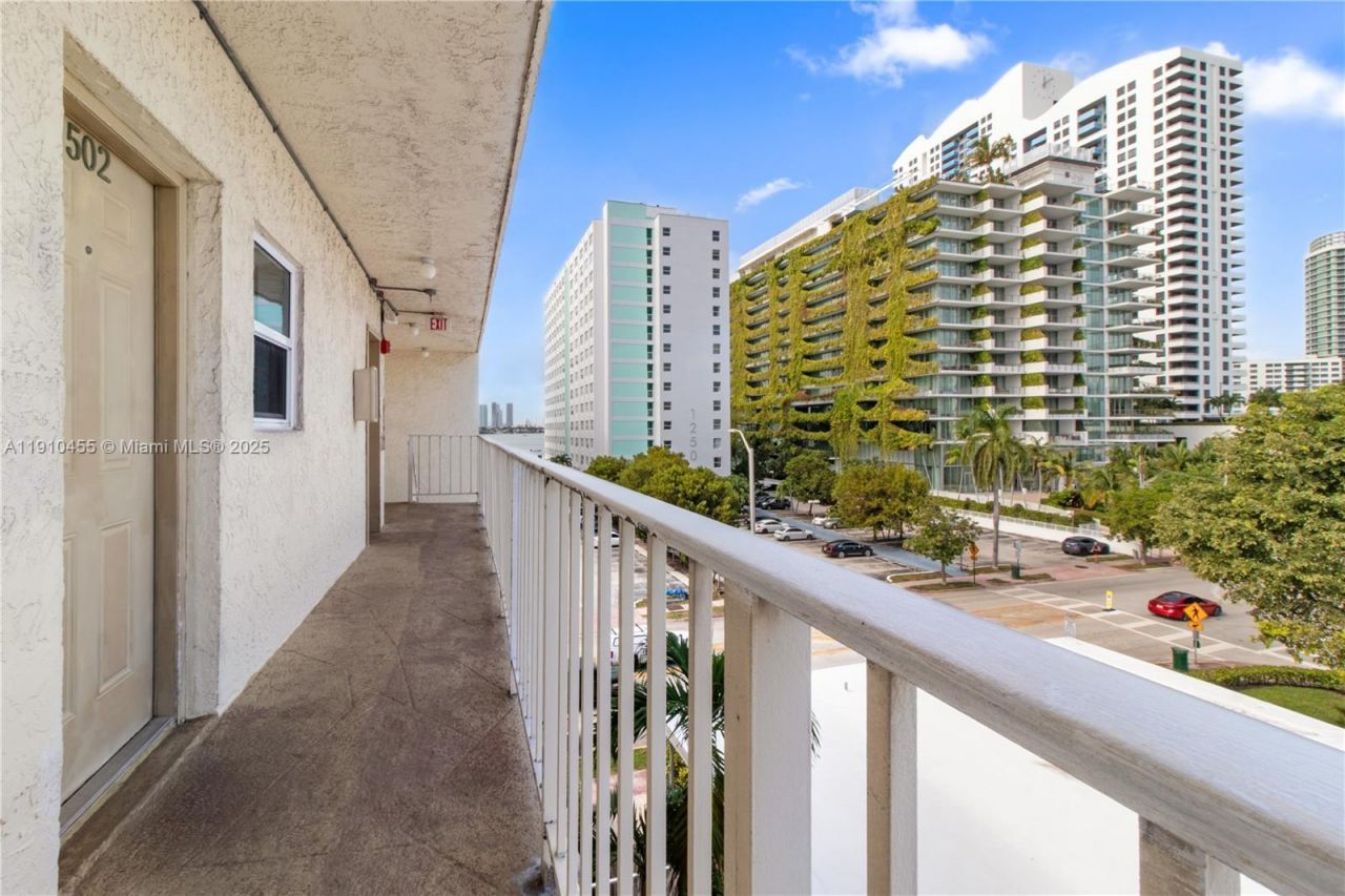 1245 West Ave, Unit 502, Miami Beach, FL 33139 Photo