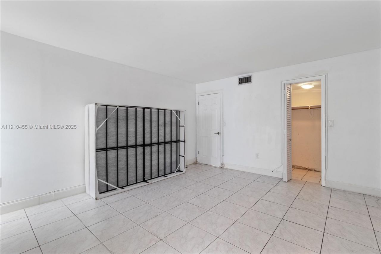 1245 West Ave, Unit 502, Miami Beach, FL 33139 Photo