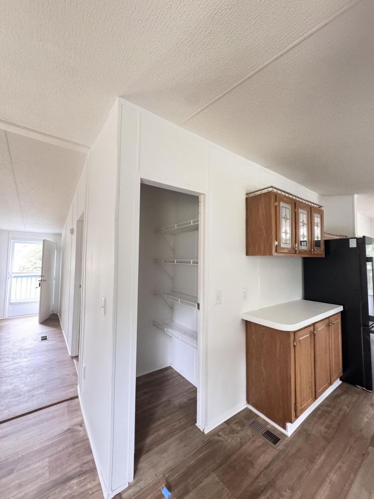 165 Camelot Place Photo 11