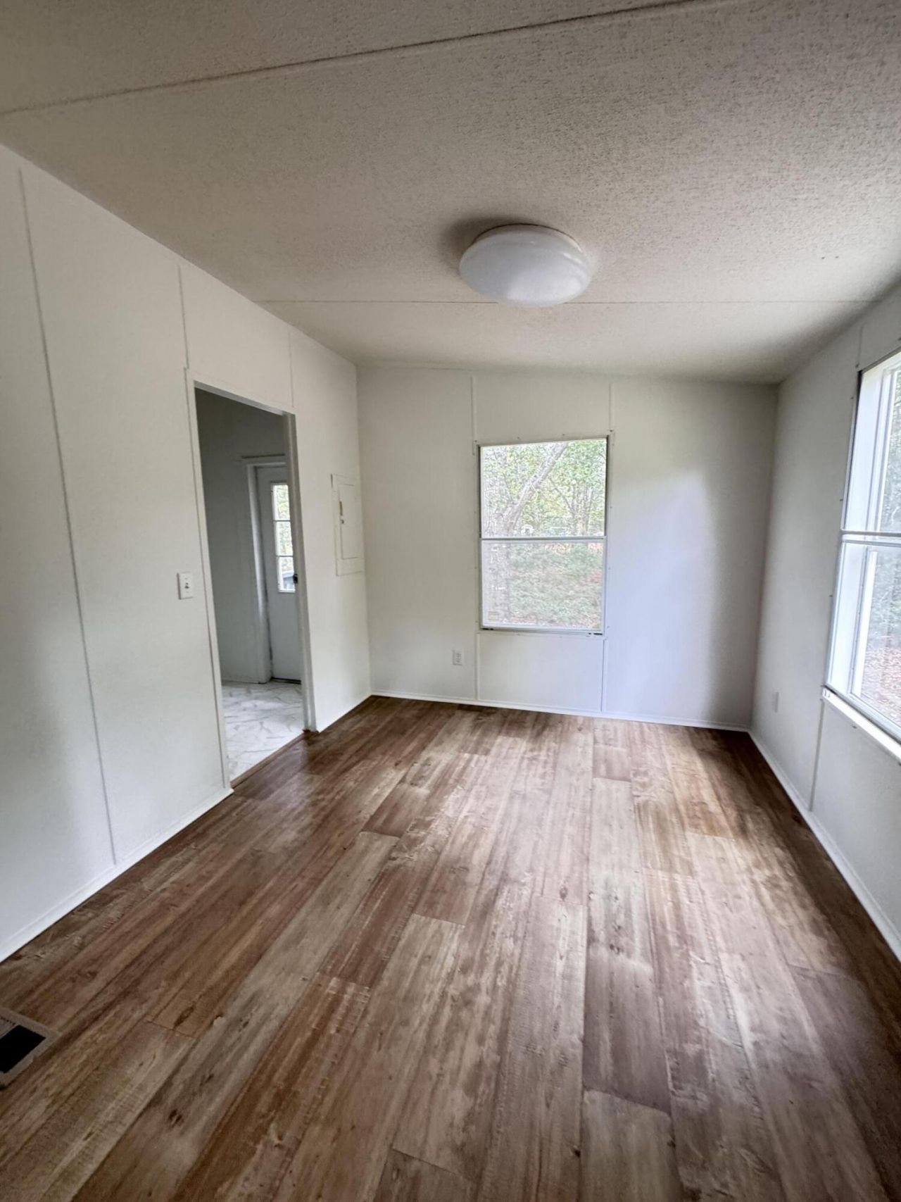 165 Camelot Place Photo 12