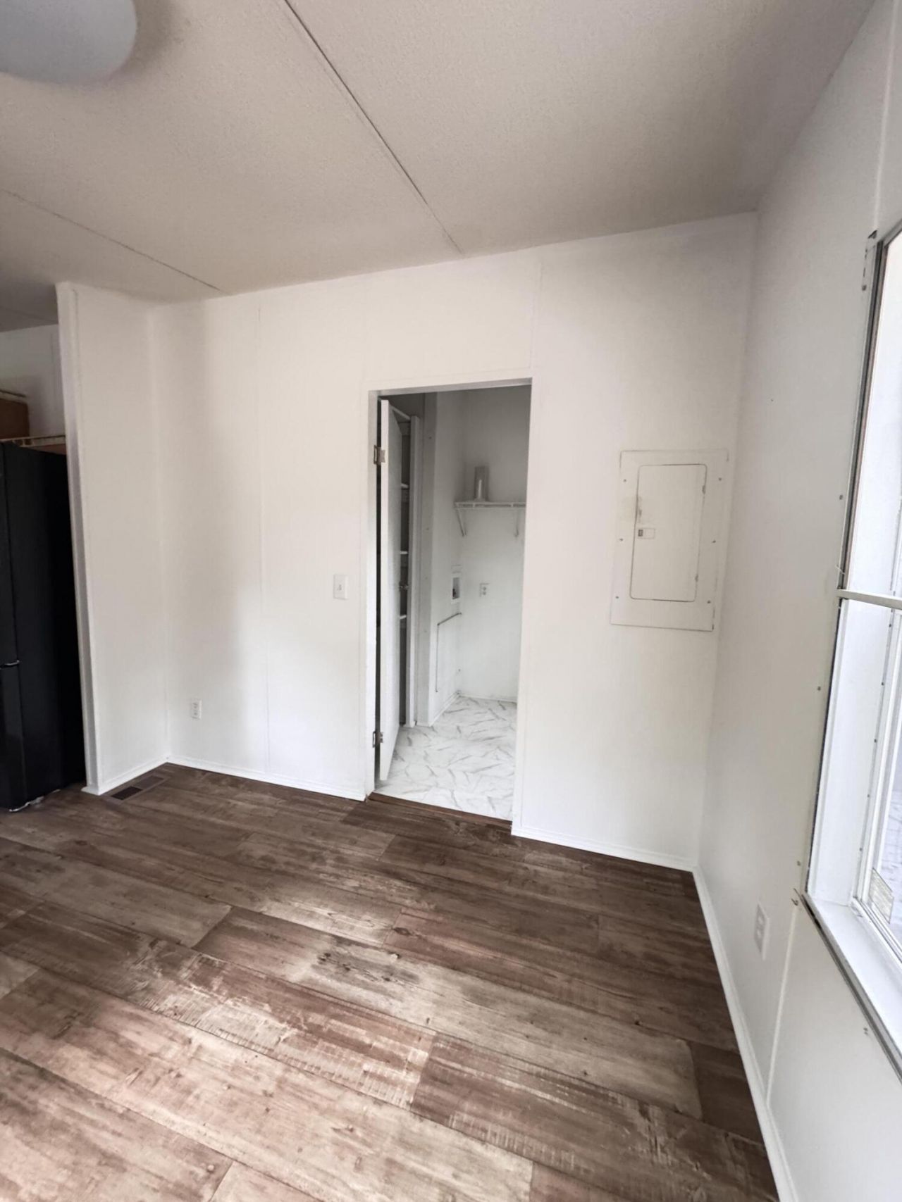 165 Camelot Place Photo 16