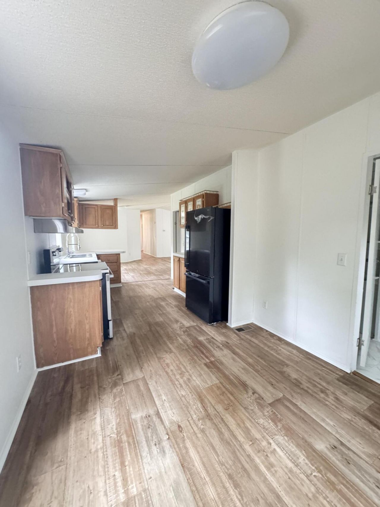 165 Camelot Place Photo 18