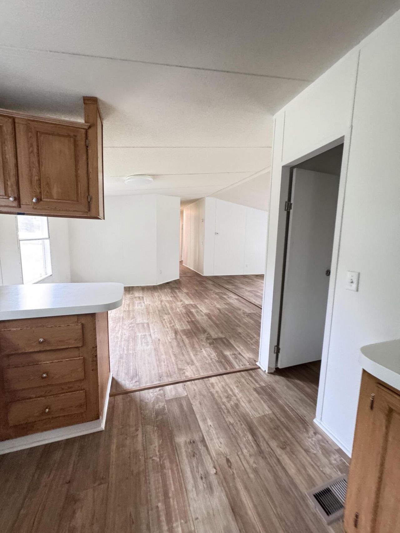 165 Camelot Place Photo 21