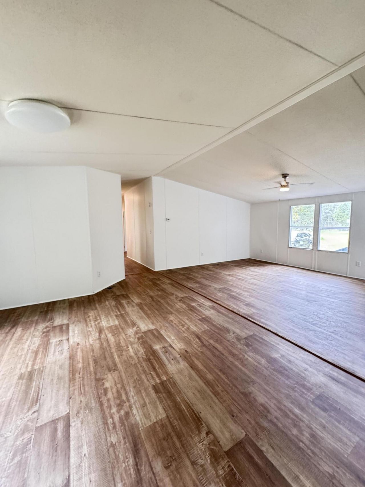 165 Camelot Place Photo 23