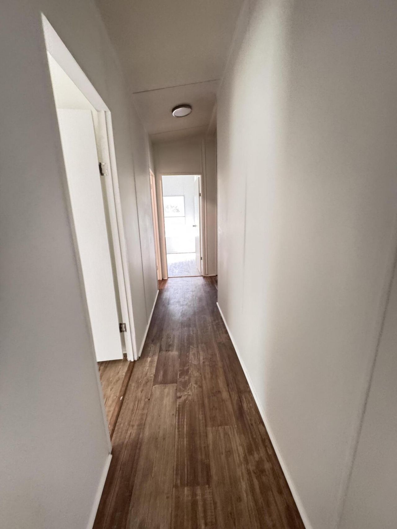 165 Camelot Place Photo 26