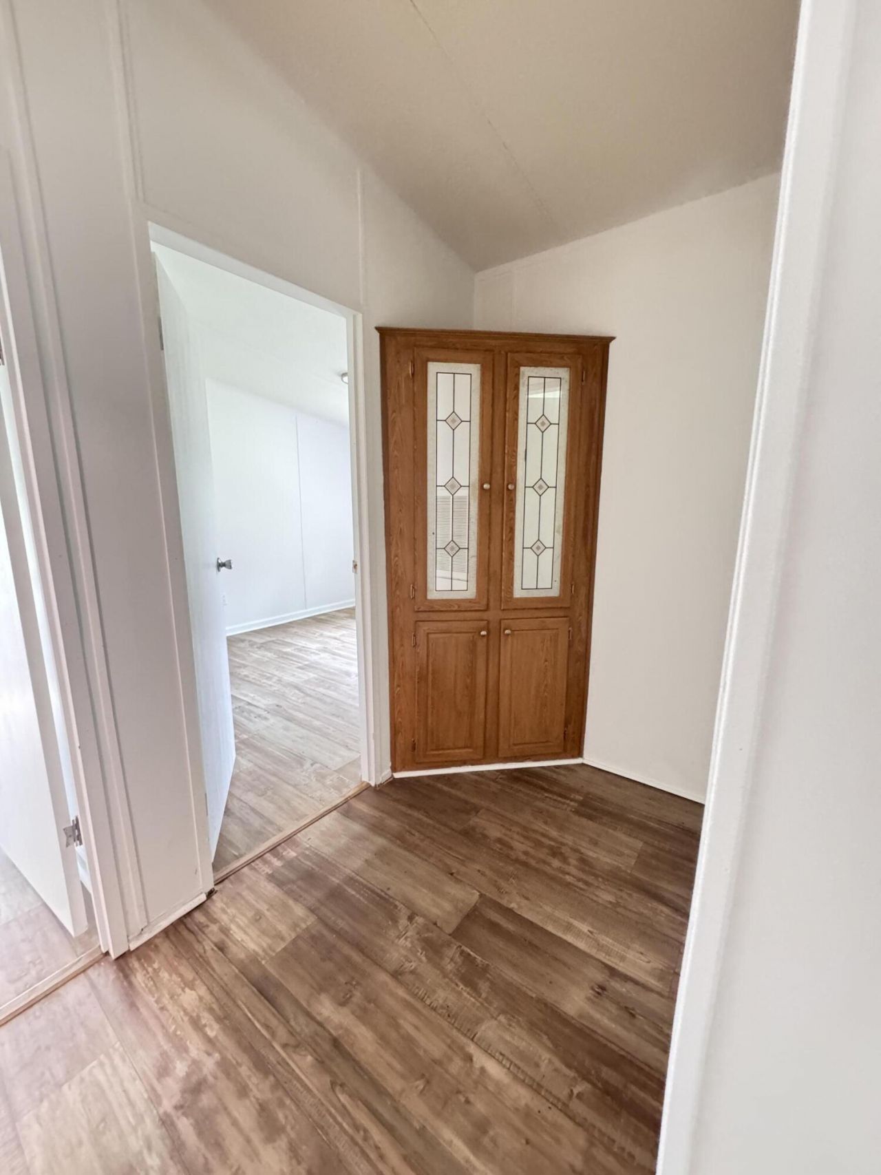 165 Camelot Place Photo 30