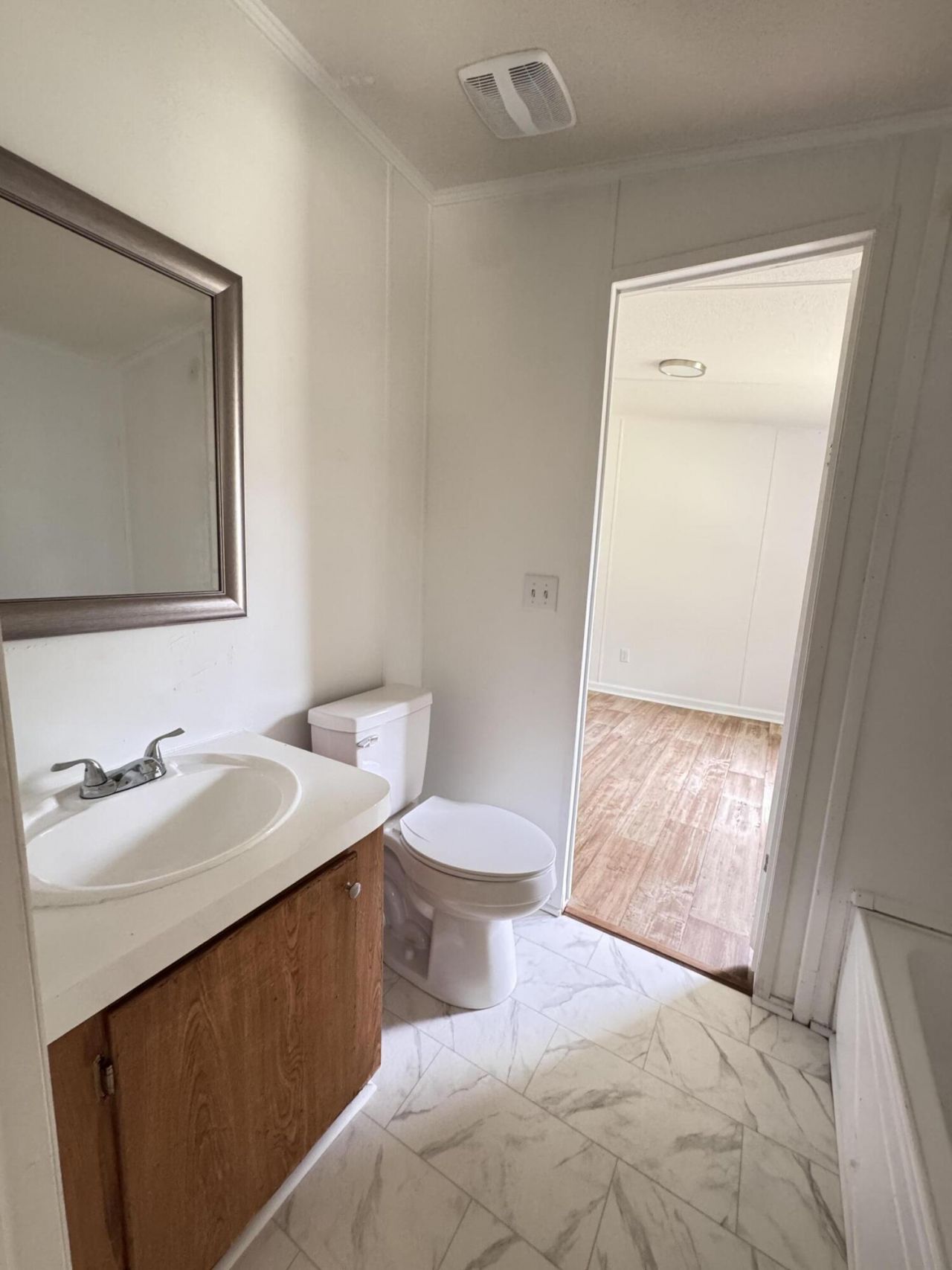 165 Camelot Place Photo 35