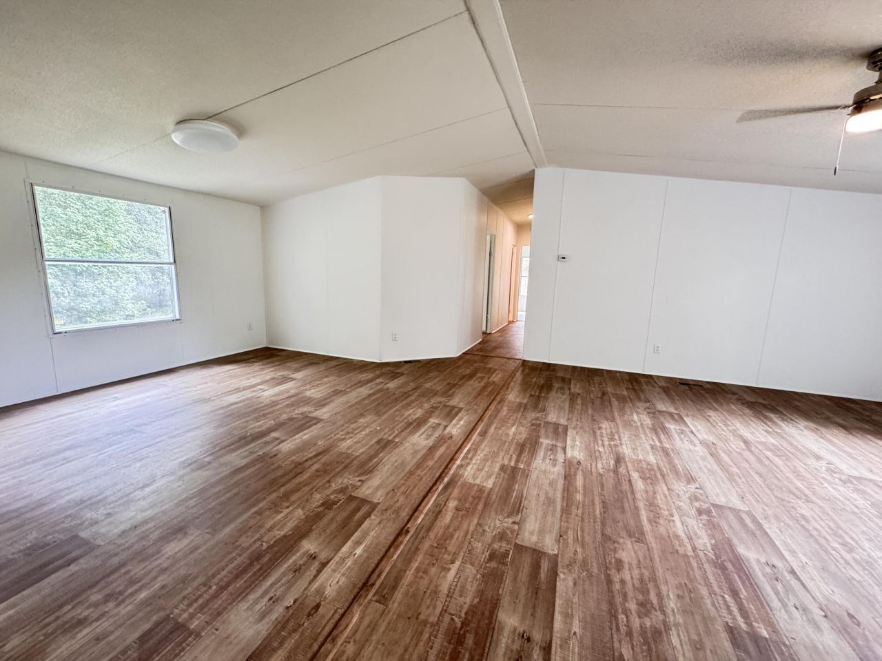 165 Camelot Place Photo 4