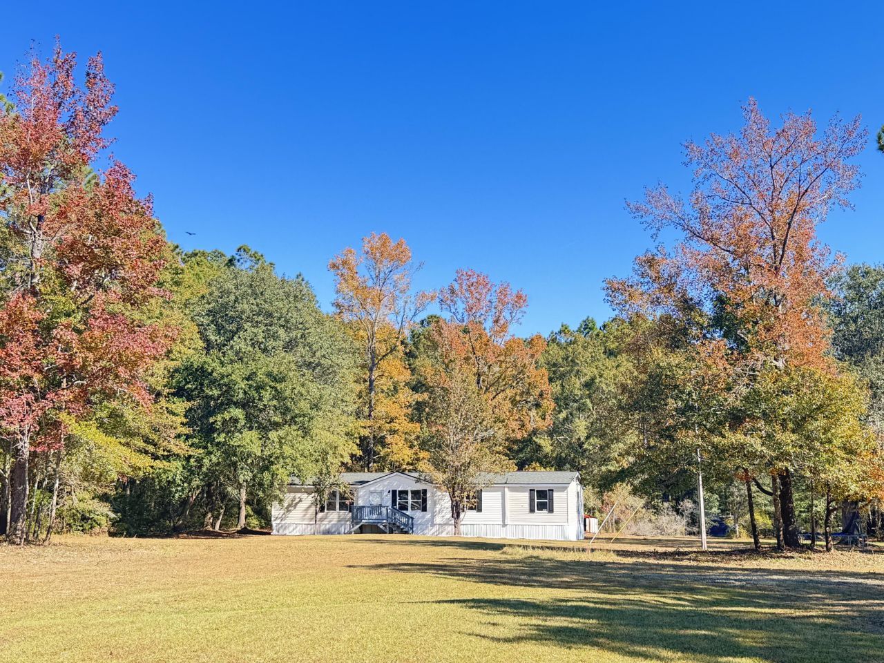 165 Camelot Place Photo 43