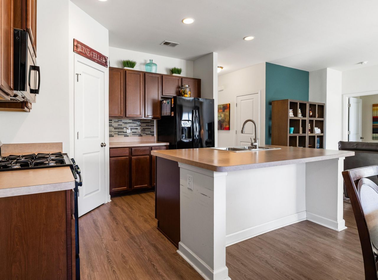 3654 Pimmit Place Photo 11