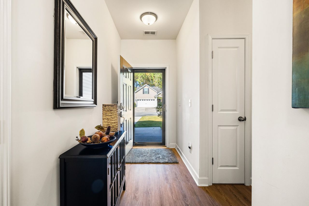 3654 Pimmit Place Photo 4