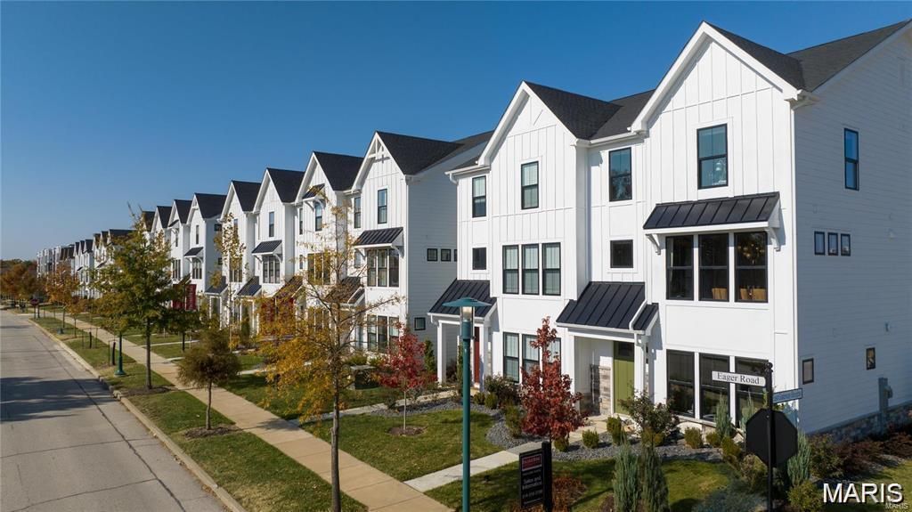 16541 Yellowwood Drive, Unit 66-301, Chesterfield, MO 63017 Main Photo