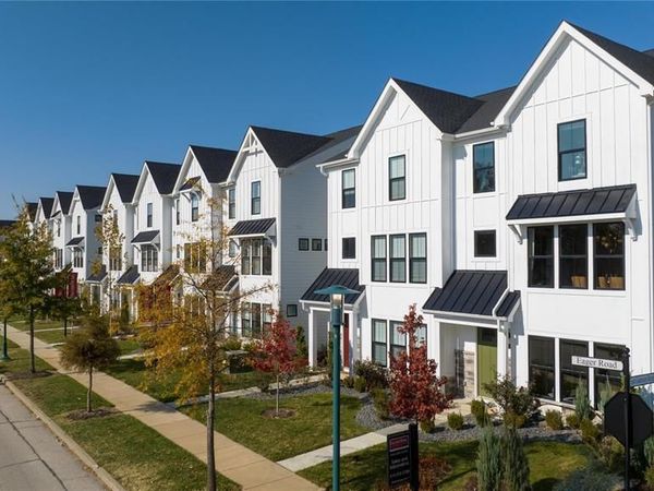 16541 Yellowwood Drive, Unit 66-301, Chesterfield, MO 63017