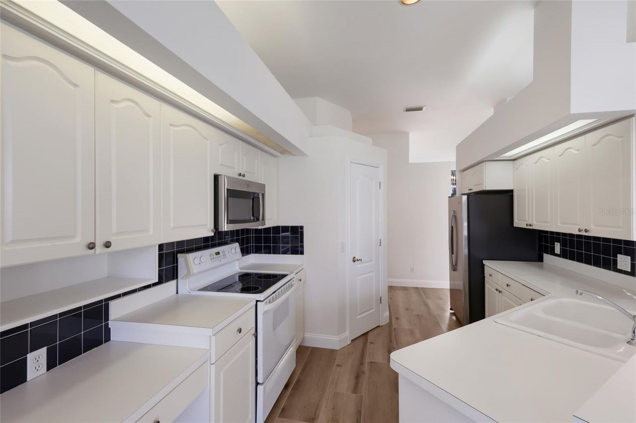 7111 41st Lane E, Sarasota, FL 34243 Photo