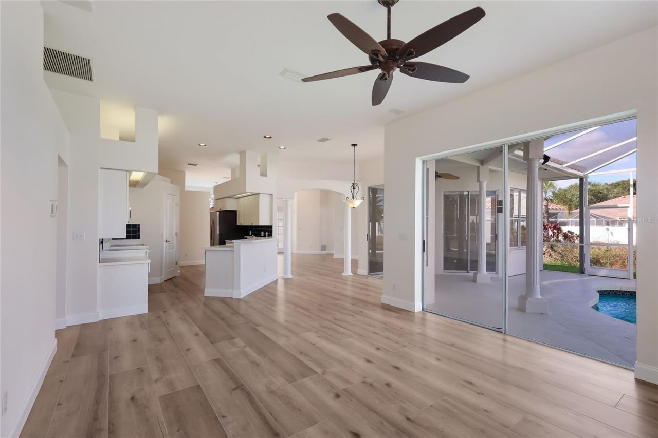 7111 41st Lane E, Sarasota, FL 34243 Photo