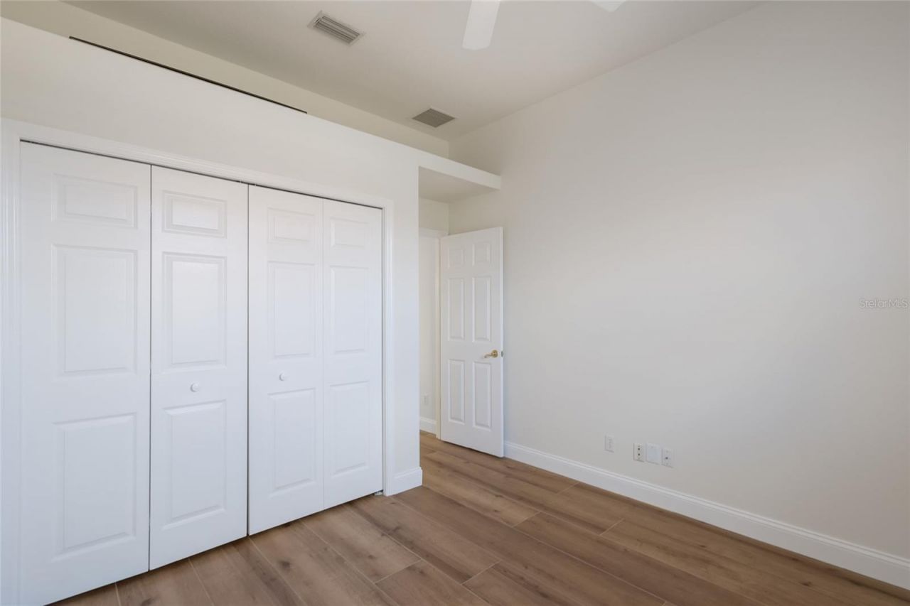 7111 41st Lane E, Sarasota, FL 34243 Photo