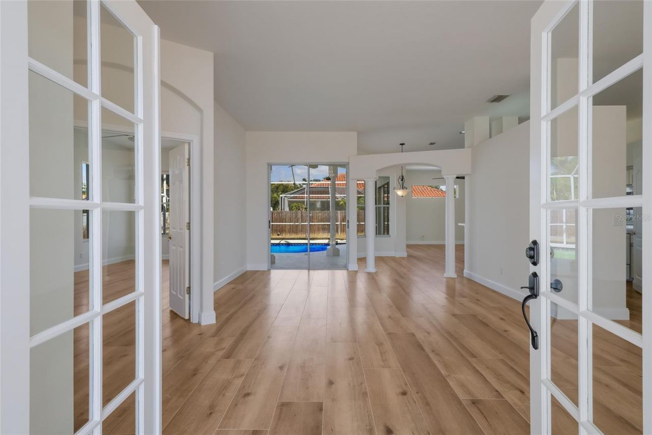 7111 41st Lane E, Sarasota, FL 34243 Photo