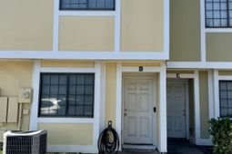 1207 Pinegrove Dr. photo 4