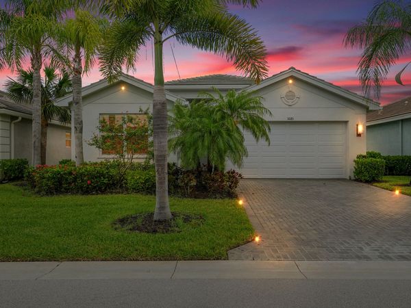 11081 SW Carriage Hill Lane, Port Saint Lucie, FL 34987