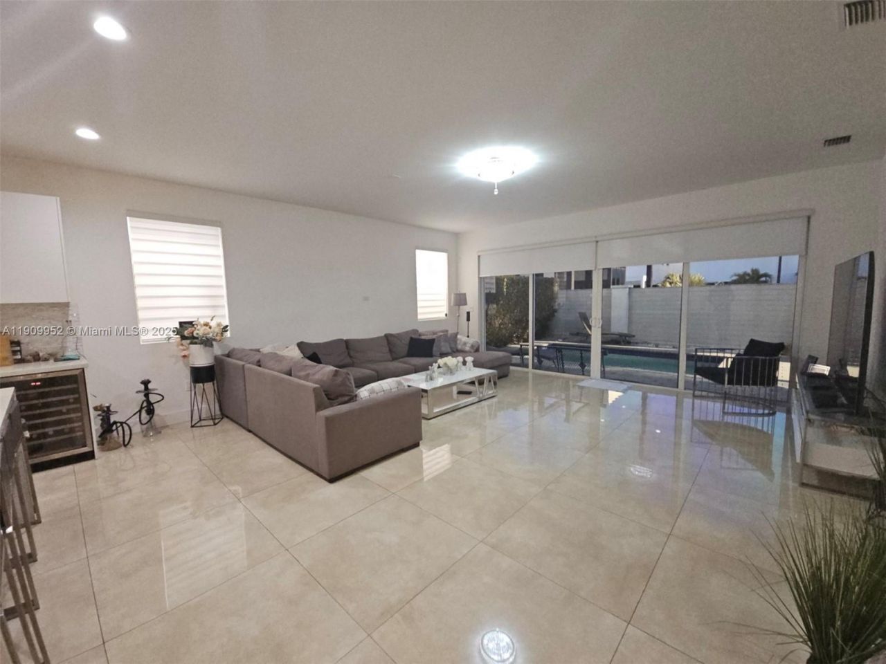 9870 NW 75th Ter, Doral, FL 33178 Photo