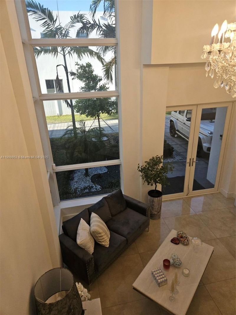 9870 NW 75th Ter, Doral, FL 33178 Photo