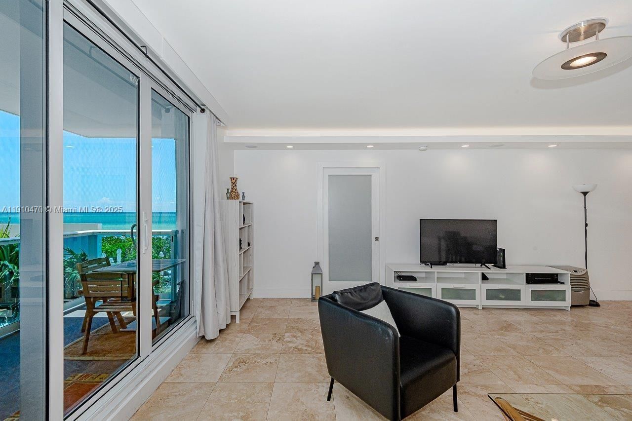 2301 Collins Ave, Unit 310, Miami Beach, FL 33139 Photo