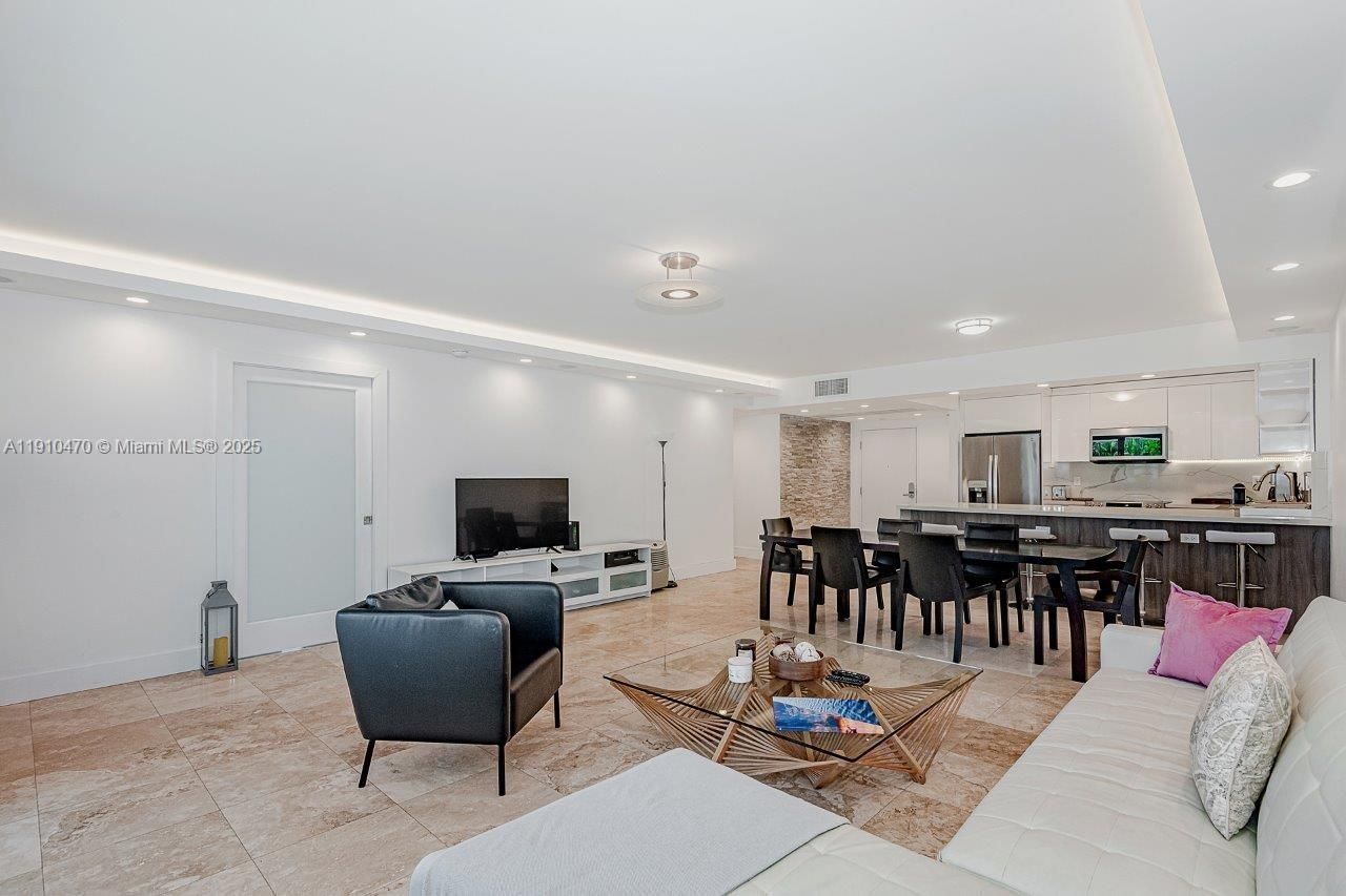 2301 Collins Ave, Unit 310, Miami Beach, FL 33139 Photo
